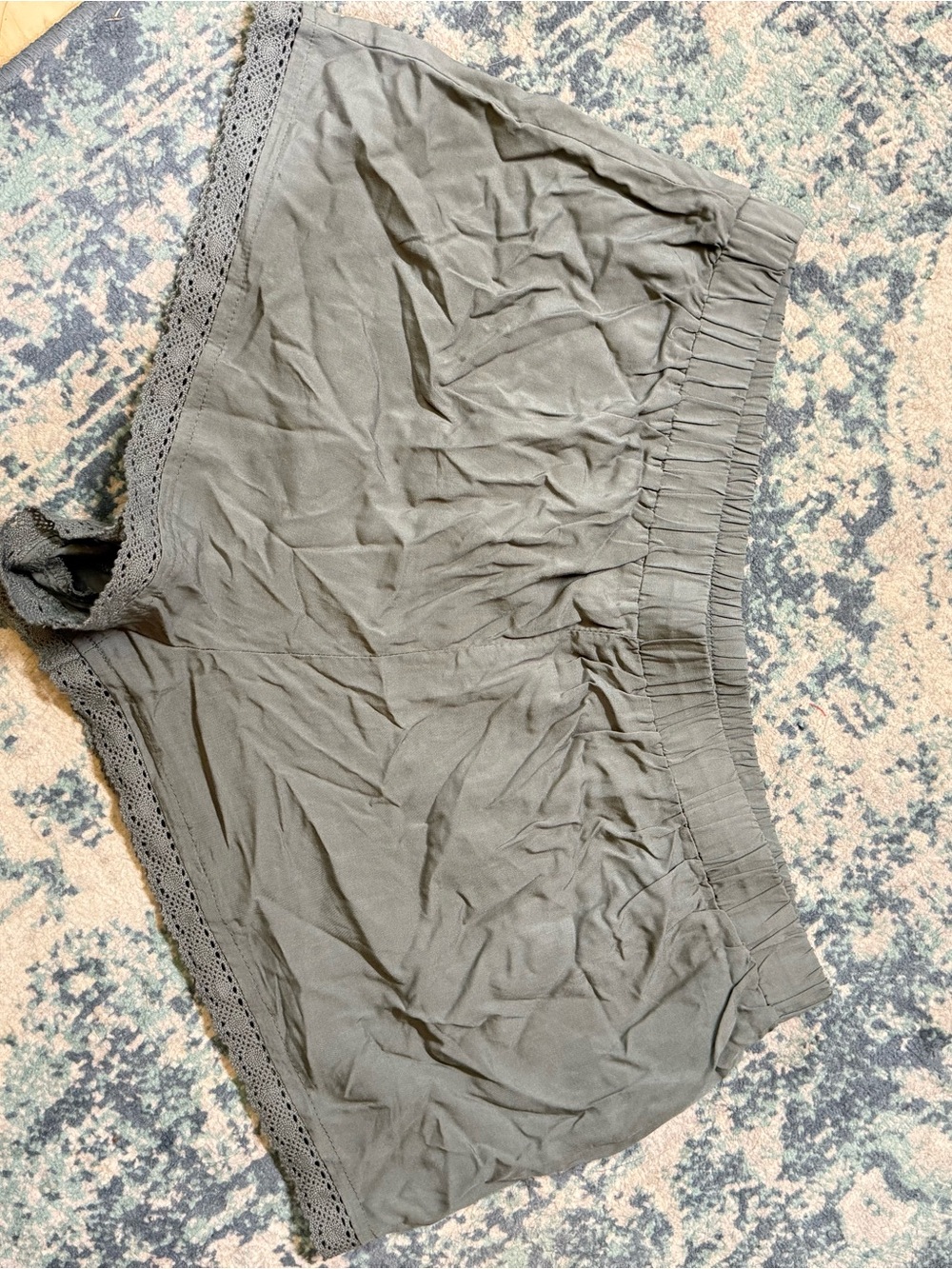 Forever 21 Olive Green Menโs Elastic Waist Athletic Shorts